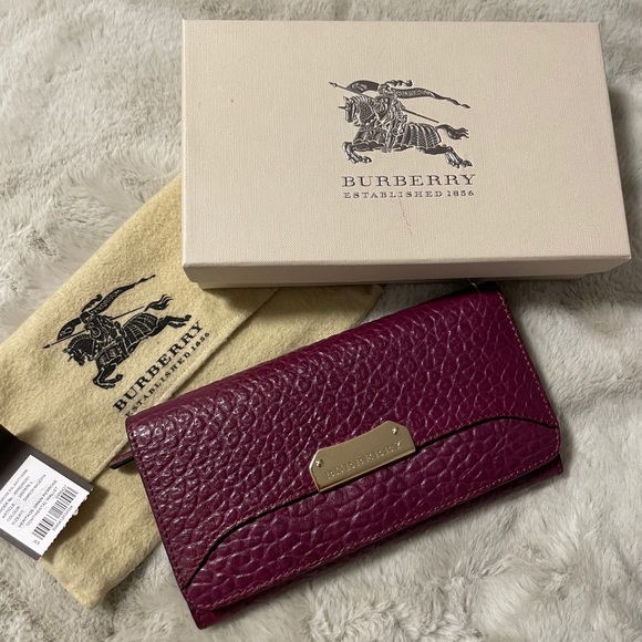 Used Once Burberry Leather Wallet - Picture 1 of 9